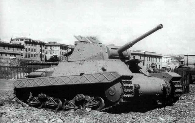 Đây cũng là chiếc xe tăng duy nhất của phe phát xít sử dụng cơ cấu treo bằng nhíp như thế này. Ưu điểm vượt trội của cơ cấu treo này đó là nó dễ chế tạo, có thể sử dụng chung nhíp với xe ô-tô và cho phép xe tăng di chuyển vượt địa hình tốt hơn nhiều so với các hệ thống treo thông thường. Nguồn ảnh: WW2.