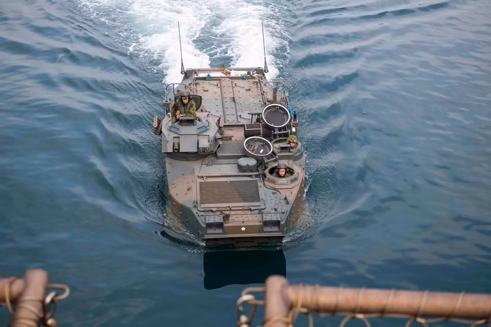 Giống với Mỹ, việc sử dụng học thuyết phòng thủ từ xa có thể trong tương lai sẽ là lý do cực kỳ thuyết phục để Lực lượng Phòng vệ Nhật Bản tiến hành chiến tranh ở nước ngoài dựa trên danh nghĩa "đồng minh tham chiến". Nguồn ảnh: BI.