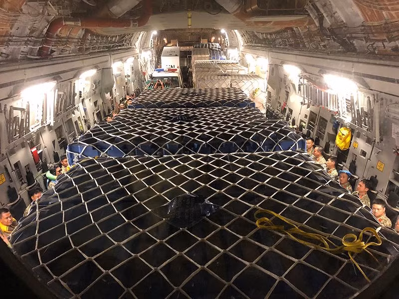 Australia cũng đã tổ chức huấn luyện chuyên môn về gìn giữ hoà bình và đào tạo tiếng Anh cũng như cung cấp một số trang thiết bị quan trọng phục vụ việc triển khai bệnh viện dã chiến này của Việt Nam.