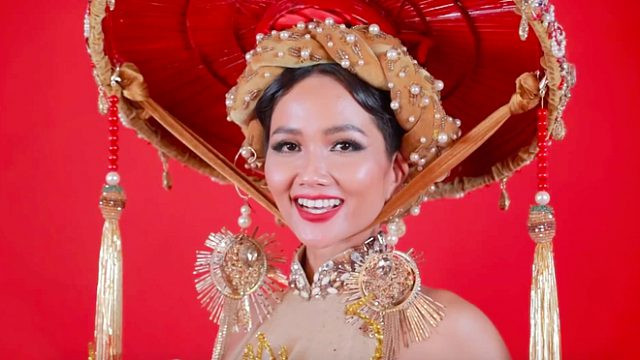 Hoa hau H’Hen Nie gay sot khi dien bo trang phuc dinh day “banh mi”-Hinh-3