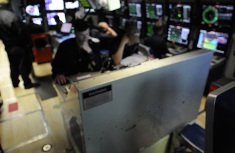 Độ sâu tối đa mà USS Indiana có thể lặn được lên tới 240 mét. Tuy nhiên đây chỉ là những gì phía Mỹ công bố, rất có thể độ sâu tối đa của tàu ngầm lớp Virginia Block III còn có thể sâu hơn nữa. Nguồn ảnh: BI.