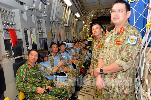 Tranh thủ ghi lại những khoảnh khắc đáng nhớ.