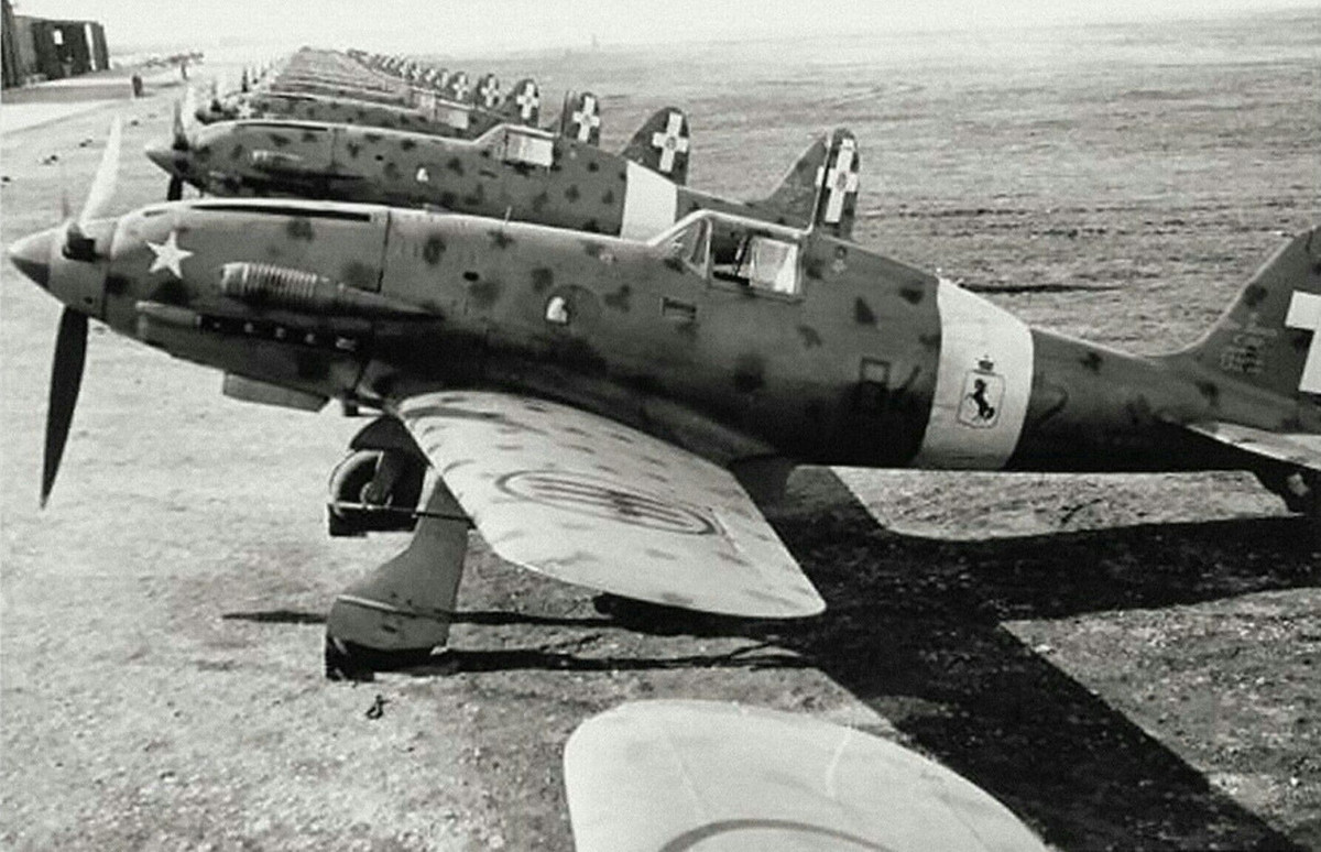 Do là cùng một phe, Italia sẽ sẵn sàng gật đầu khi Đức yêu cầu được sản xuất C.202 cho lực lượng Không quân của mình. Tuy nhiên lòng tự kiêu của người Đức đã khiến họ chọn Bf 109 mặc dù họ biết rằng C.202 vượt trội hơn nhiều. Nguồn ảnh: Archive.