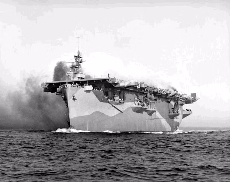 Trong trận chiến Đại Tây Dương, các tàu sân bay bỏ túi này được Hải quân Hoàng gia Anh sử dụng làm nhiệm vụ phát hiện tàu ngầm của đối phương, bảo vệ các đoàn tàu vận tải - vốn cũng phần lớn là tàu thương mại, có tốc độ không cao. Nguồn ảnh: WWII.