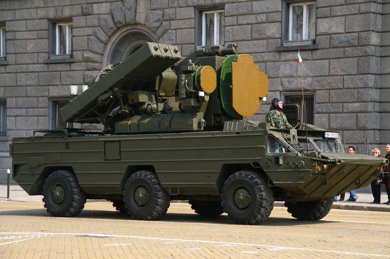 Và 14 tổ hợp 9K33 Osa (SA-8) với tổng cộng 60 cơ cấu phóng. Tuy nhiên hai cơ cấu phóng SA-8 của phòng không Syria đã bị ISIS thu giữ trong quá trình giao tranh. Nguồn ảnh: Southfront.