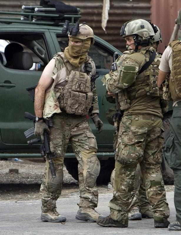 Bộ trưởng Quốc phòng Anh đã nhận xét trên Twitter của mình rằng ông rất vui mừng khi các lực lượng đặc nhiệm của Anh giờ đây sẽ xét tuyển nhân lực dựa trên năng lực của từng người thay vì sử dụng giới tính như một tiêu chuẩn tuyển quân. Nguồn ảnh: Thearchive.