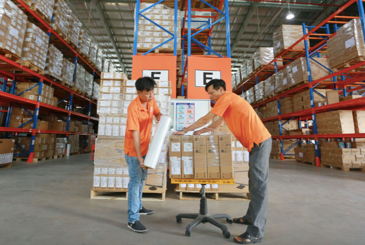 Chung khoan ngay 10/10: DWG, TCB va DRC deu kha quan