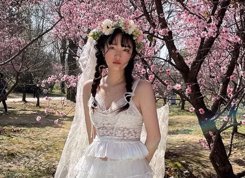 Dang ngoan hien bong cau gat, co gai mac benh dao hoa cuc di