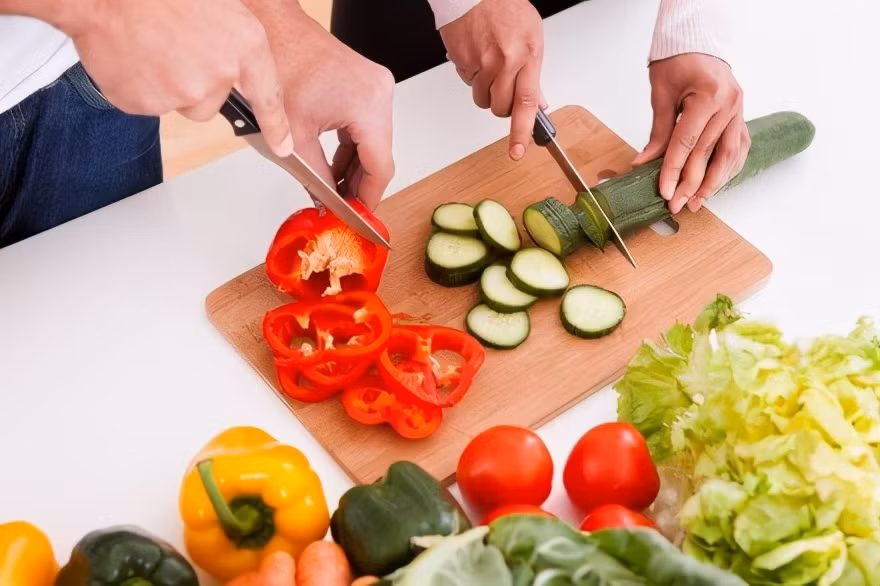 Sot cao, be trai nhiem ky sinh trung do hanh dong nay cua cha me