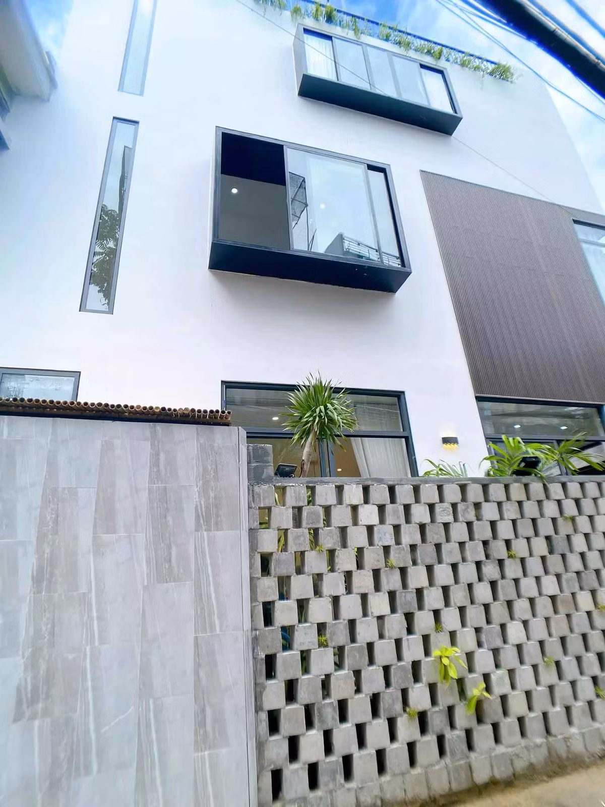 Ngoi nha pho luon trong lanh nho duoc ‘boc’ boi khu vuon nho-Hinh-22