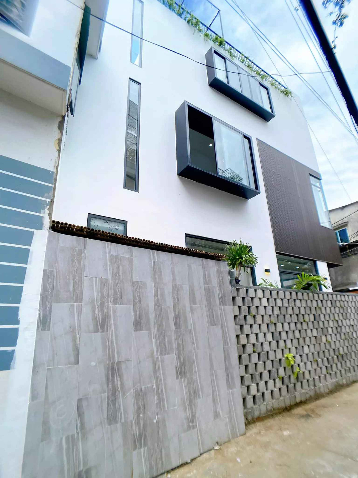 Ngoi nha pho luon trong lanh nho duoc ‘boc’ boi khu vuon nho-Hinh-23