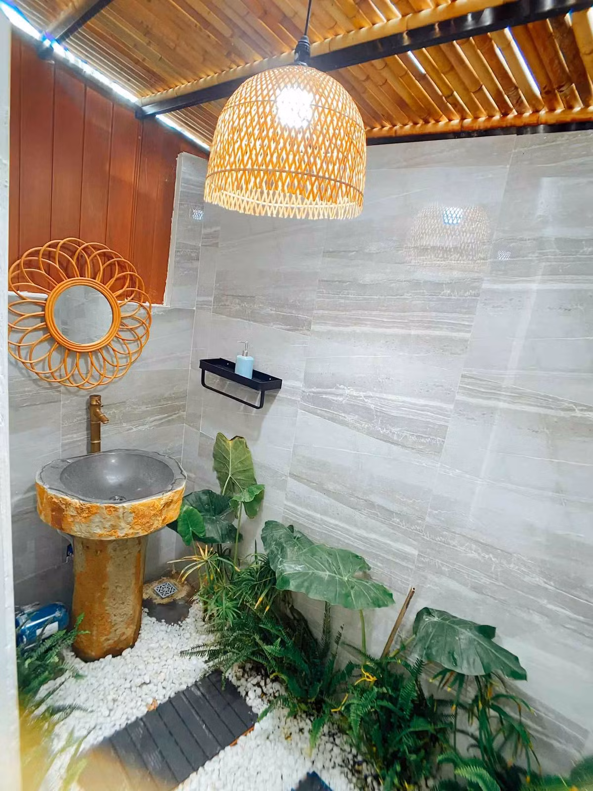 Ngoi nha pho luon trong lanh nho duoc ‘boc’ boi khu vuon nho-Hinh-11