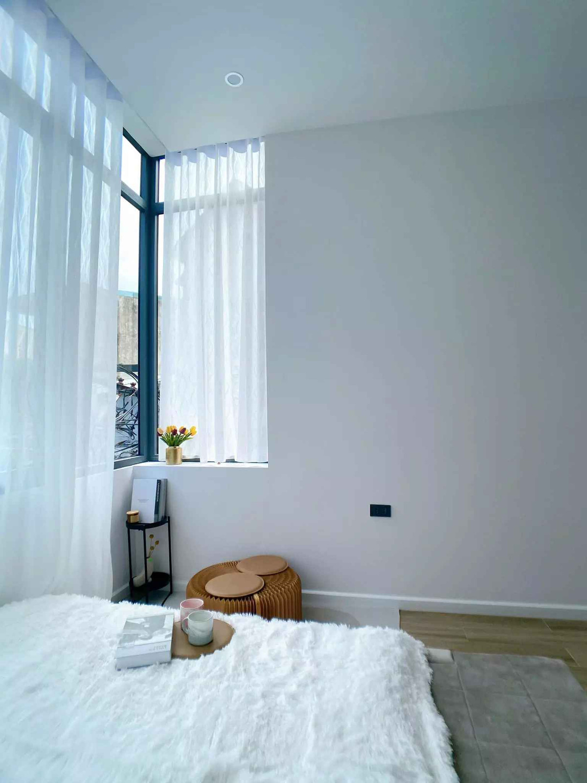 Ngoi nha pho luon trong lanh nho duoc ‘boc’ boi khu vuon nho-Hinh-18