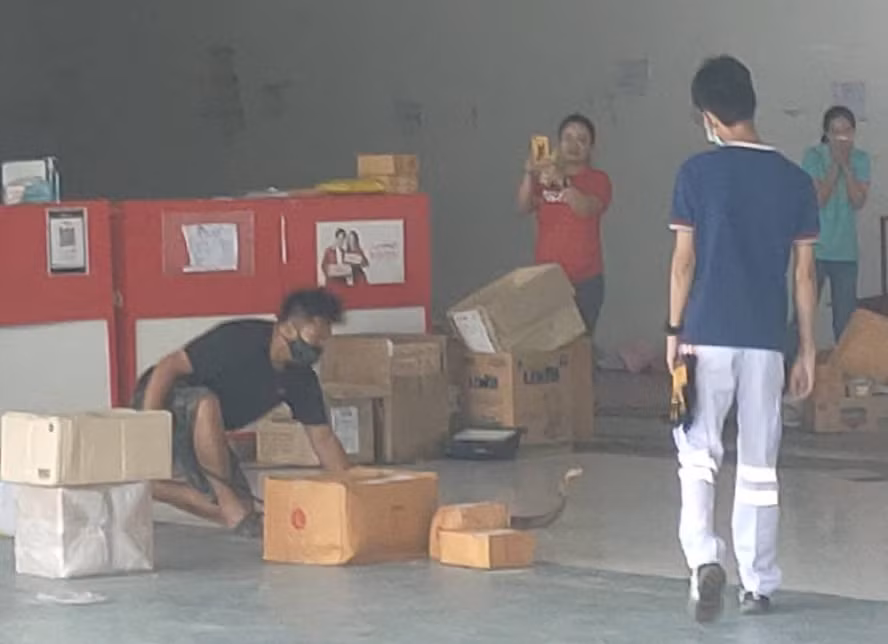 Ran ho mang chua duoc phat hien trong gui chuyen phat nhanh