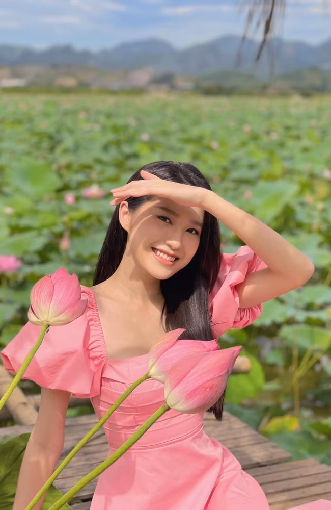 Nguoi yeu Doan Van Hau mang tieng cat xuong suon vi eo “co chai”-Hinh-14