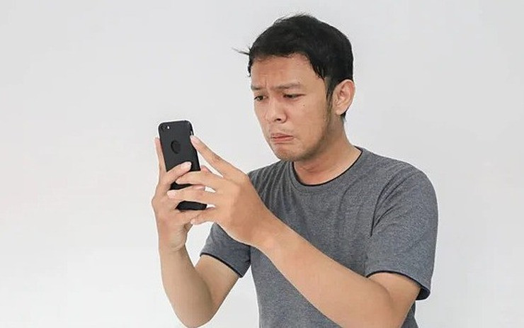 Vo cu nho moi nguoi 'khung bo' so dien thoai cua toi