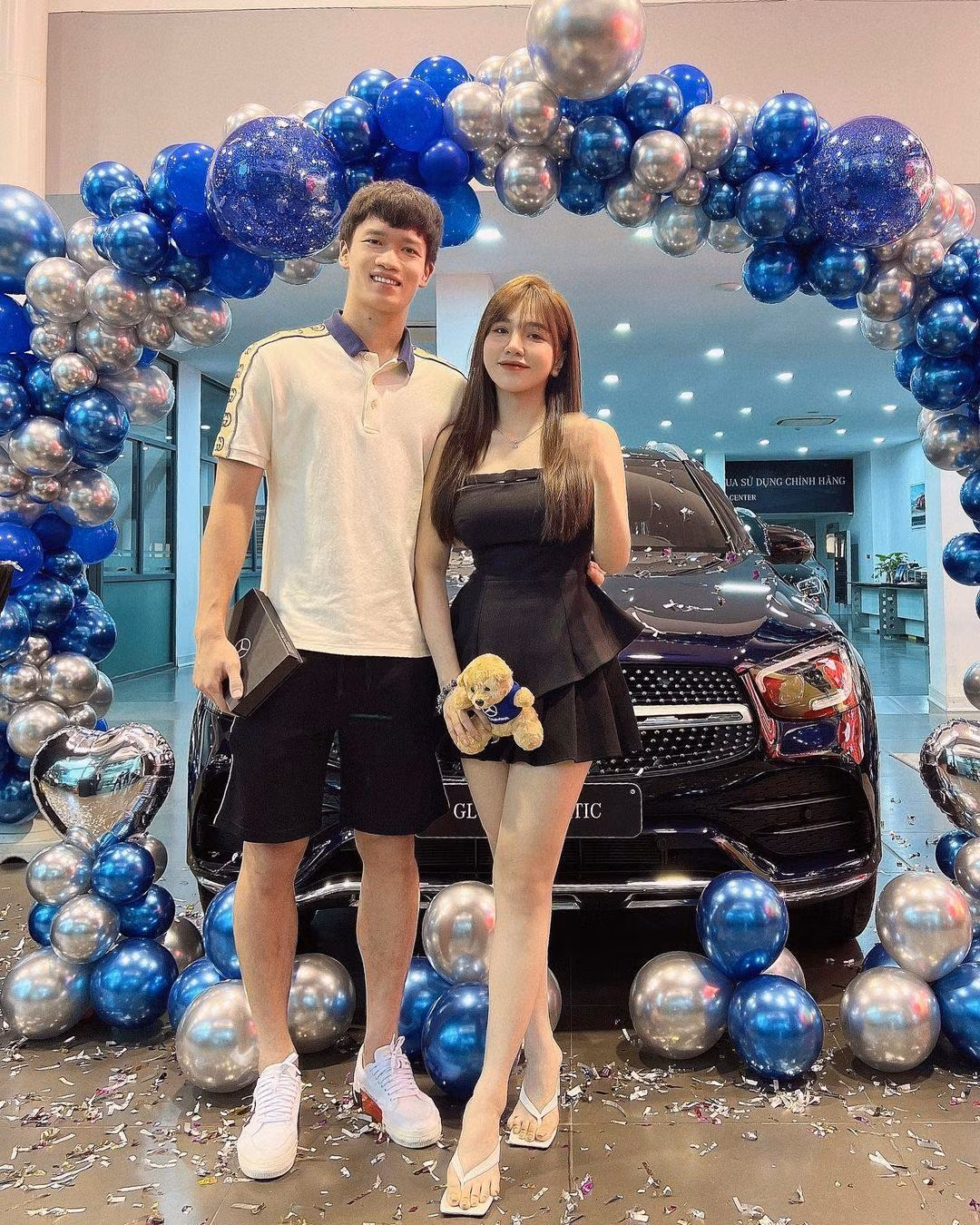 Tuổi tác không quan trọng khi cặp đôi đã duy trì tình yêu đẹp được khoảng 5 năm.