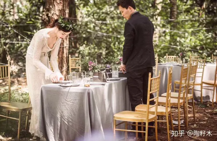 Dam cuoi co dung 19 khach dien ra ngoai suc tuong tuong-Hinh-2