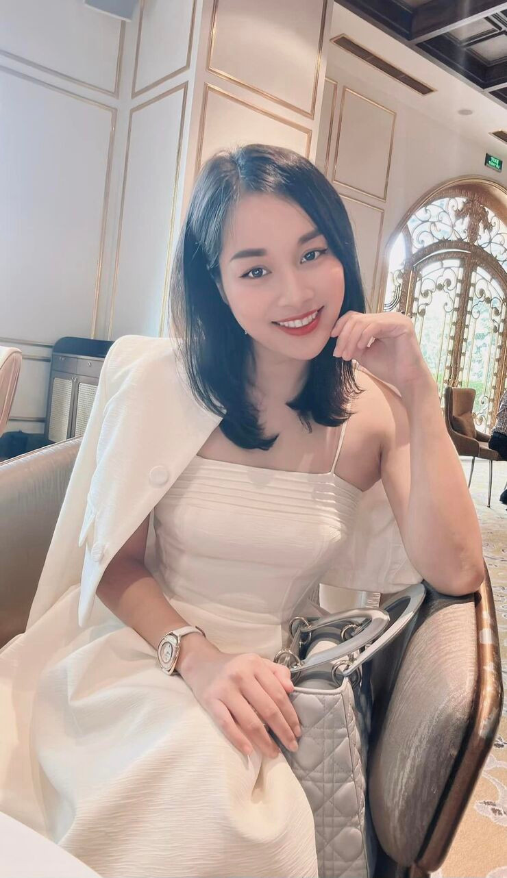 Hiện tại, Minh Hương tập trung nhiều hơn cho công việc MC - BTV truyền hình.