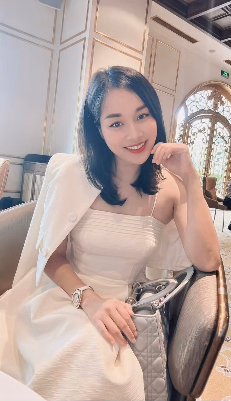 Hiện tại, Minh Hương tập trung nhiều hơn cho công việc MC - BTV truyền hình.