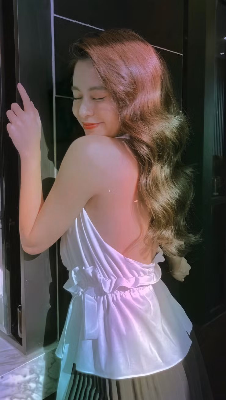 Cùng với việc luyện tập, Hoàng Thùy Linh còn kết hợp với chế độ ăn uống khoa học.