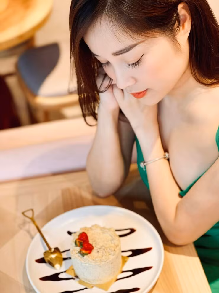 Được biết, Minh Hương cũng chăm chỉ tập luyện để giữ dáng.