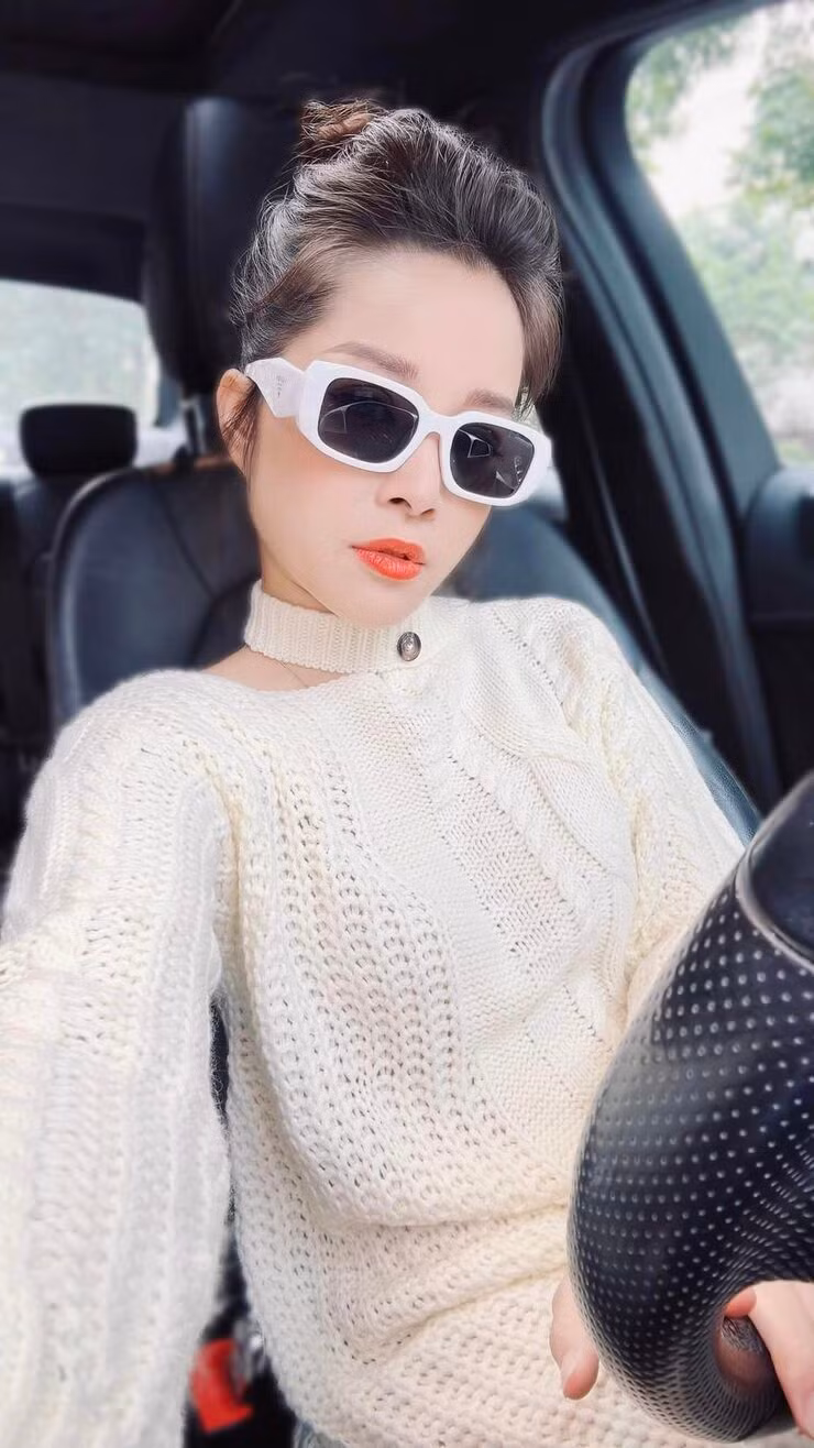 Phụ nữ sau sinh con lại càng khó lấy lại vóc dáng nhưng Minh Hương đã thành công làm được điều này.