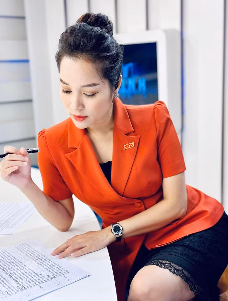 Ở tuổi U40, Minh Hương khiến không ít người trầm trồ vì vẻ ngoài trẻ trung của cô.