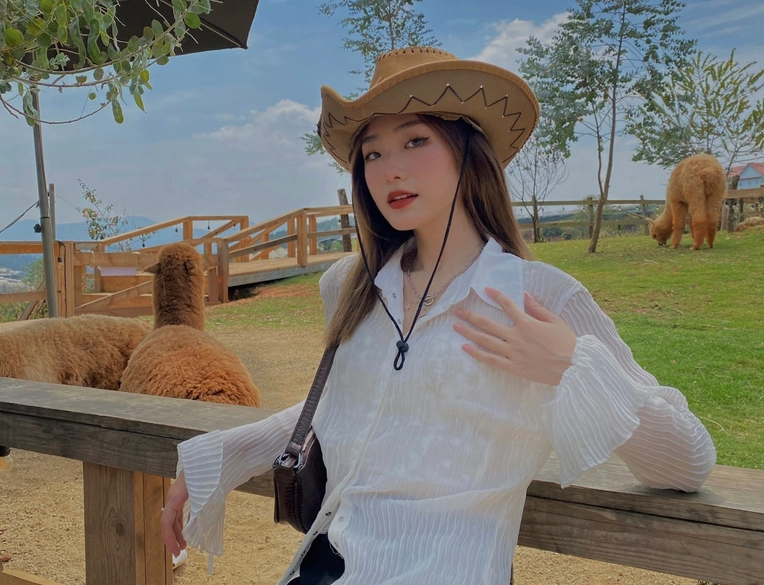 Tiktoker 19 tuoi hoc gioi, thu nhap 100 trieu/thang-Hinh-3