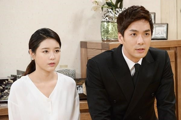 Chua cuoi, me chong tuong lai de cap chuyen “la lung” khien toi lo so