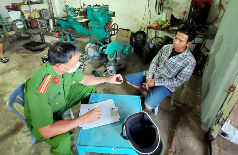 Boc go duong day mua ban vu khi quan dung lon nhat Tay Nam Bo-Hinh-2