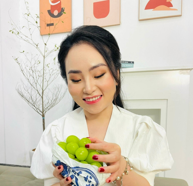 Hon 2 trieu 1 chum nho Mau don lam diem nhan mam co Trung thu