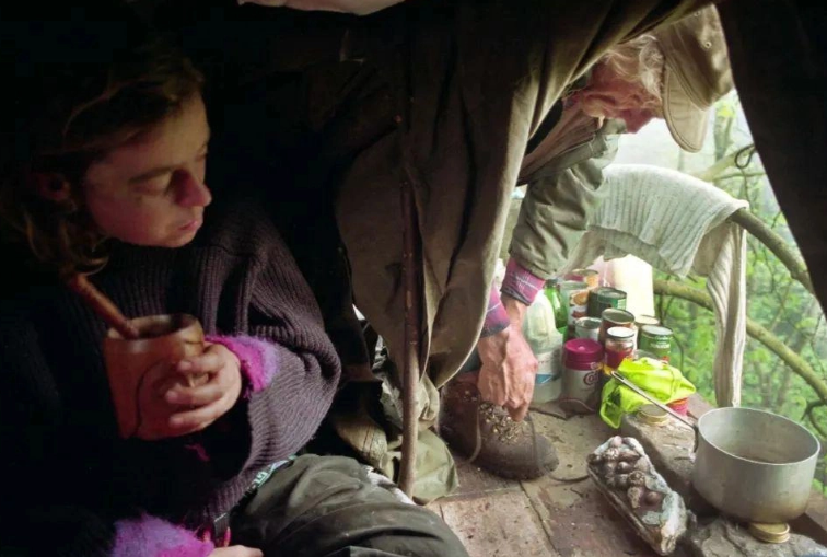 Bo anh song tren cay cua nhung nguoi bao ve moi truong 27 nam truoc-Hinh-5