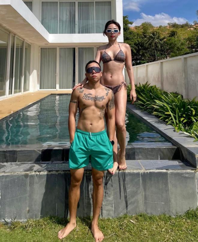 Toc Tien va Hoang Touliver den nay van duy tri thoi quen nay-Hinh-2