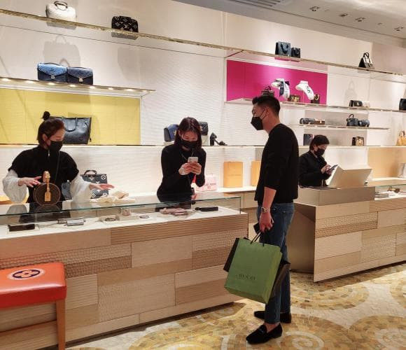 Manh Truong manh tay 'tau' xe hop tien ty tang ba xa-Hinh-5