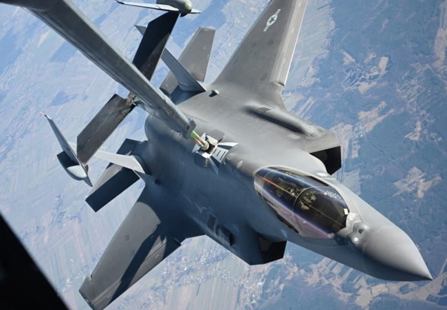 Vi sao quan doi My dung tiep nhan chien co F-35?