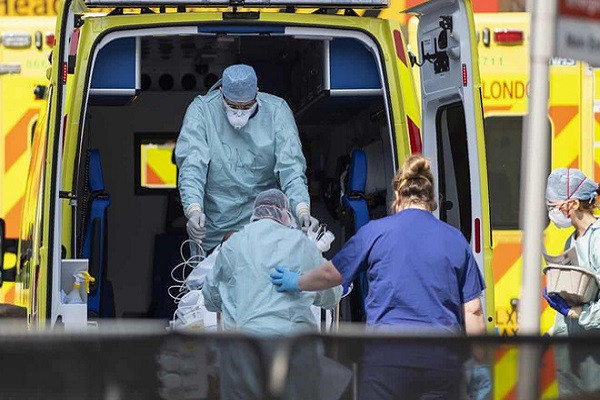 So ca tu vong o Anh vuot 10.000, nguy co tro thanh 