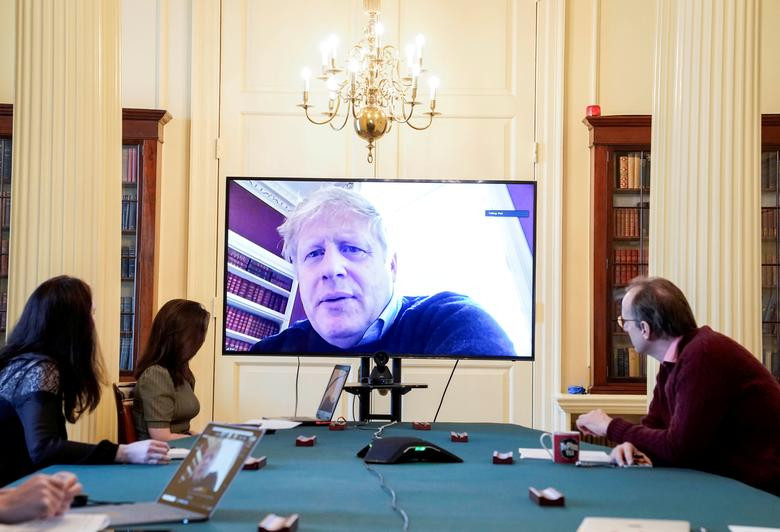 Trong lúc này, Thủ tướng Anh Boris Johnson lại đang phải điều trị COVID-19 trong phòng chăm sóc tích cực (ICU) của bệnh viện ở thủ đô London.