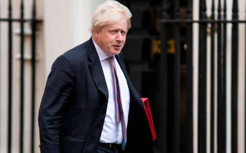 Hôm 10/4, người phát ngôn của Thủ tướng Anh cho hay ông Boris Johnson đã được chuyển về phòng bệnh thường sau 4 ngày điều trị tại phòng chăm sóc đặc biệt. Thủ tướng Johnson có thể đi được một đoạn ngắn và "tinh thần rất tốt". Ảnh: CNN.
