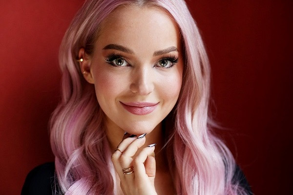Nữ diễn viên, ca sĩ người Mỹ xinh đẹp Dove Cameron, 25 tuổi. Ảnh: Telegraph.