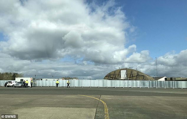 Tính đến trưa 16/4, số người mắc COVID-19 ở Anh là hơn 47.800 ca, với 4.934 người tử vong.