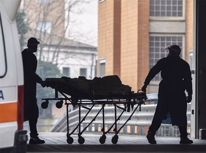 Italy mac niem gan 11.600 nan nhan thiet mang vi dai dich Covid-19-Hinh-7