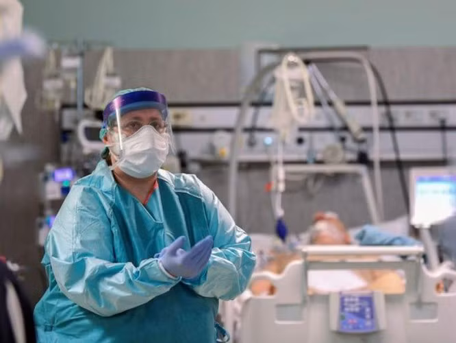 Italy mac niem gan 11.600 nan nhan thiet mang vi dai dich Covid-19-Hinh-5