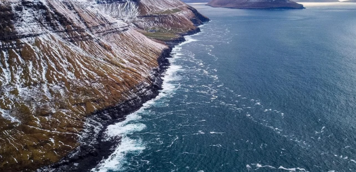 Quần đảo Faroe được tạo thành từ 18 hòn đảo. Dù bạn đứng ở bất cứ vị trí nào trên đảo, bạn cũng sẽ cách biển không quá 5 km. Ảnh: OJ.