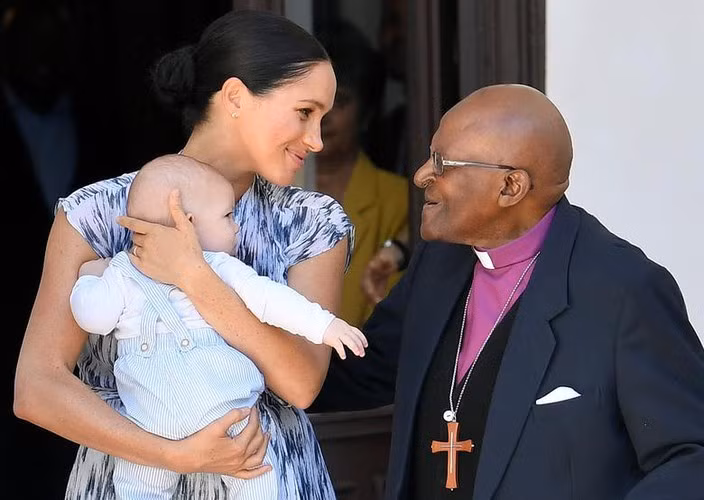 Ngo ngang khoanh khac con trai vo chong Hoang tu Harry “chiem song” cua cha me-Hinh-11