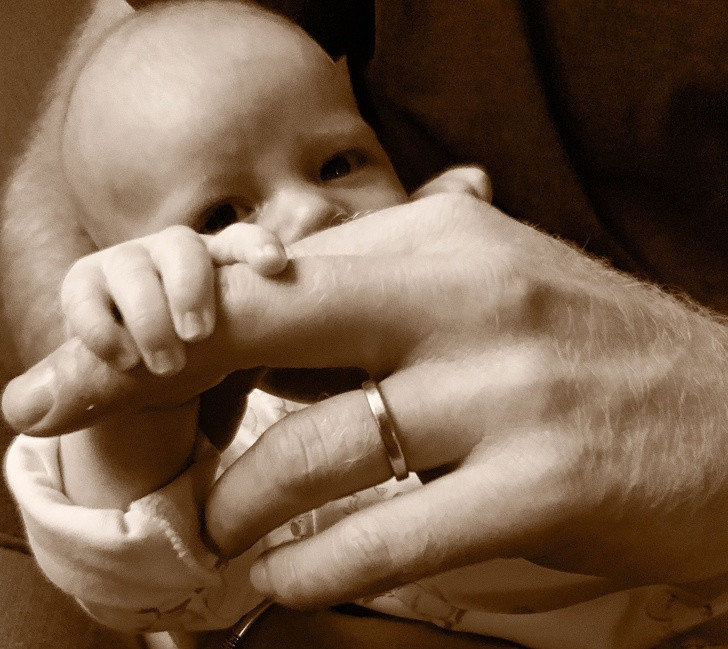 Còn đây là lúc bé Archie được 6 tuần tuổi.