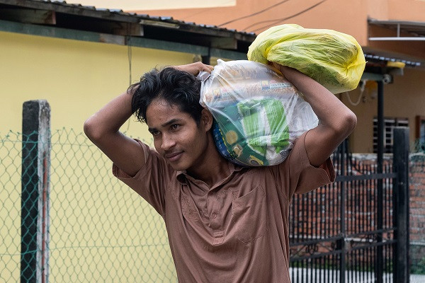 Tan muc cuoc song nguoi ti nan o Malaysia giua mua dich COVID-19-Hinh-10