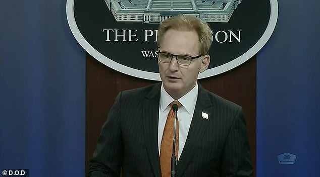 "Cách xử lý tồi tệ khi COVID-19 bùng phát trên tàu sân bay USS Theodore Roosevelt cho thấy quyền Bộ trưởng Modly rõ ràng đã mất khả năng lãnh đạo Hải quân", Chủ tịch Ủy ban Quân vụ Hạ viện Mỹ Adam Smith nhận định. Ảnh: D.O.D.