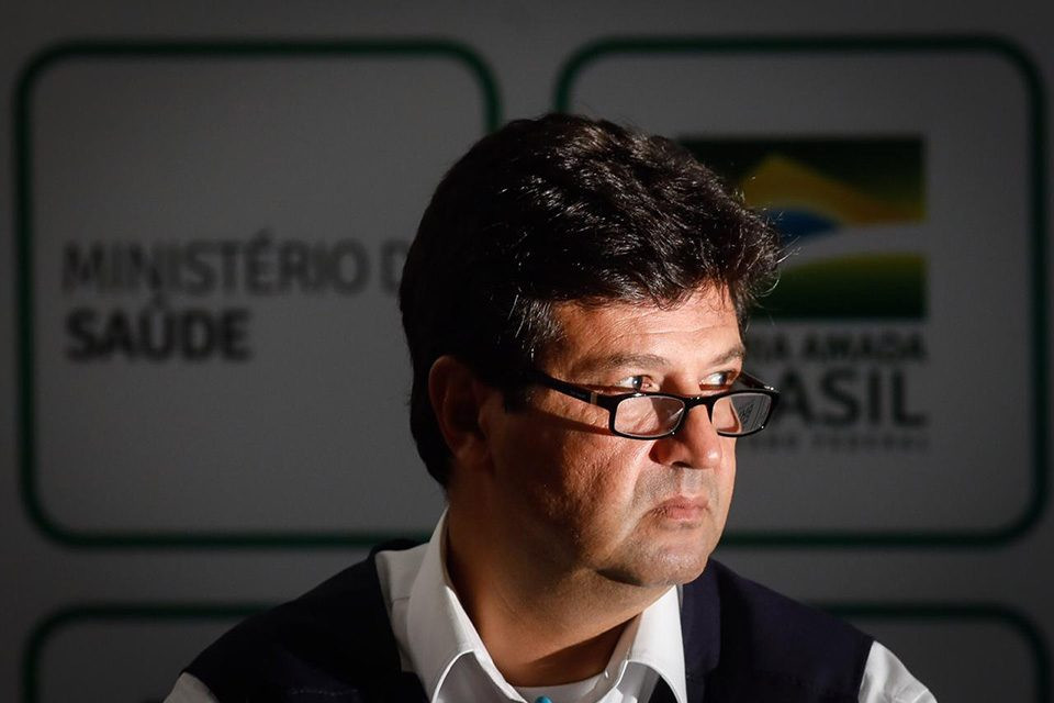 Chan dung Bo truong Y te Brazil mat chuc vi “trai y” tong thong trong chong dich-Hinh-10