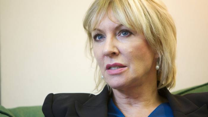 "Tôi được xác nhận nhiễm virus corona chủng mới. Ngay sau đó, tôi đã thực hiện tất cả các biện pháp phòng ngừa được khuyến cáo và đã tự cách ly tại nhà", bà Dorries cho biết ngày 10/3. Ảnh: FT.